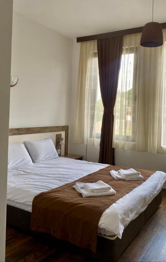 Бялата Къща Hotel Chakalarovo Luaran gambar