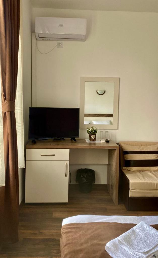 Бялата Къща Hotel Chakalarovo Luaran gambar